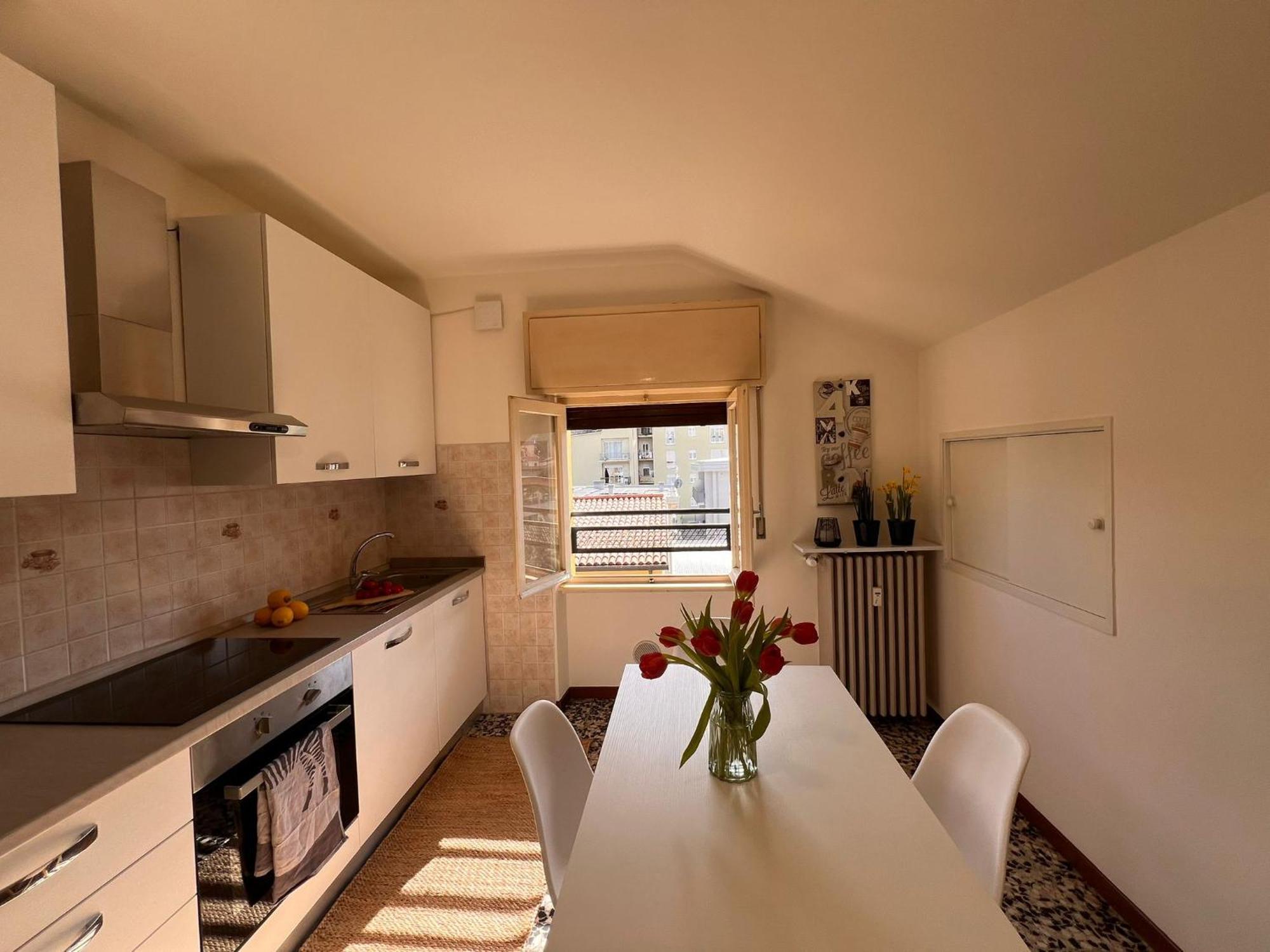 La Mansarda Apartment โกโม ภายนอก รูปภาพ