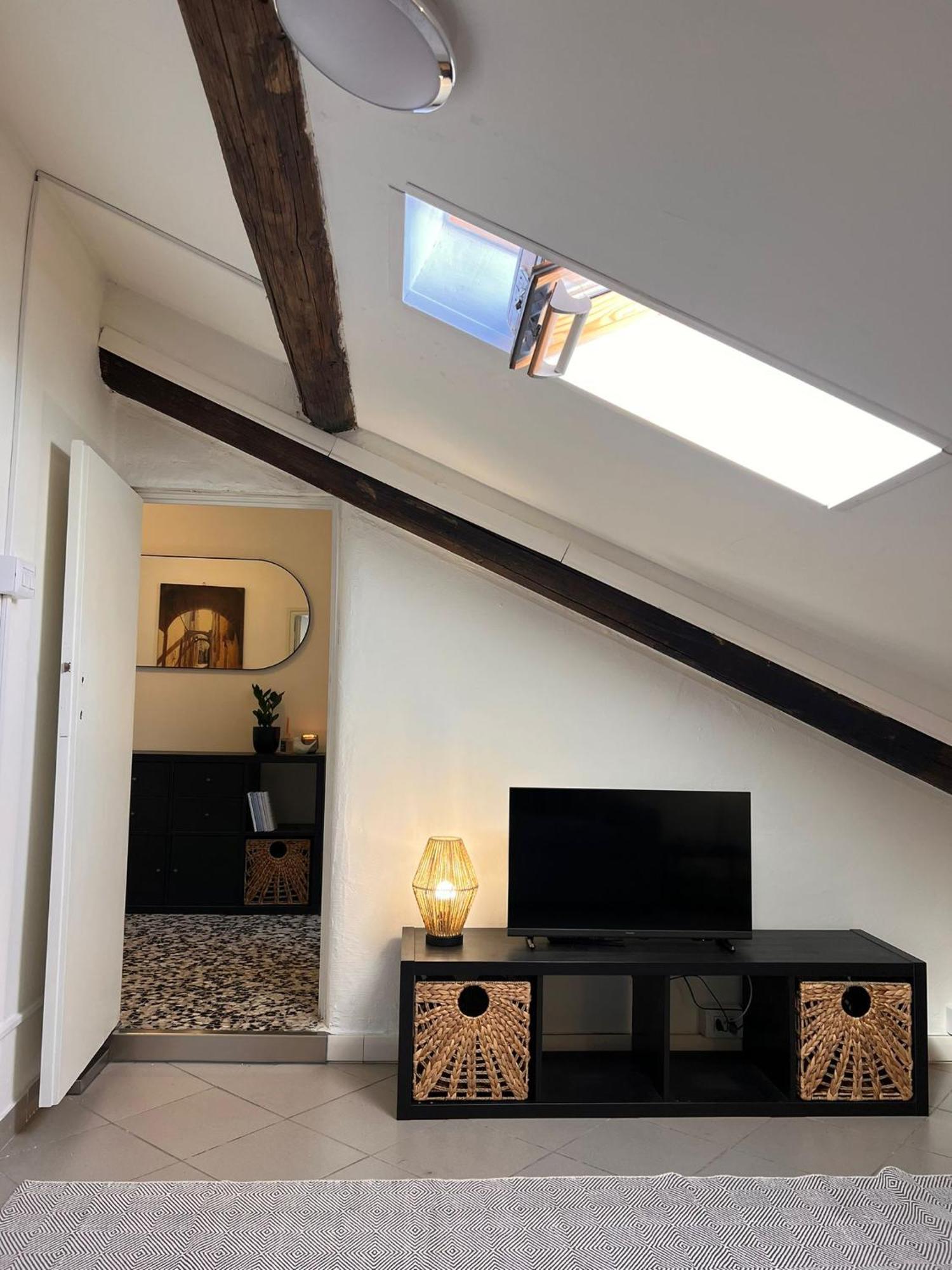 La Mansarda Apartment โกโม ภายนอก รูปภาพ