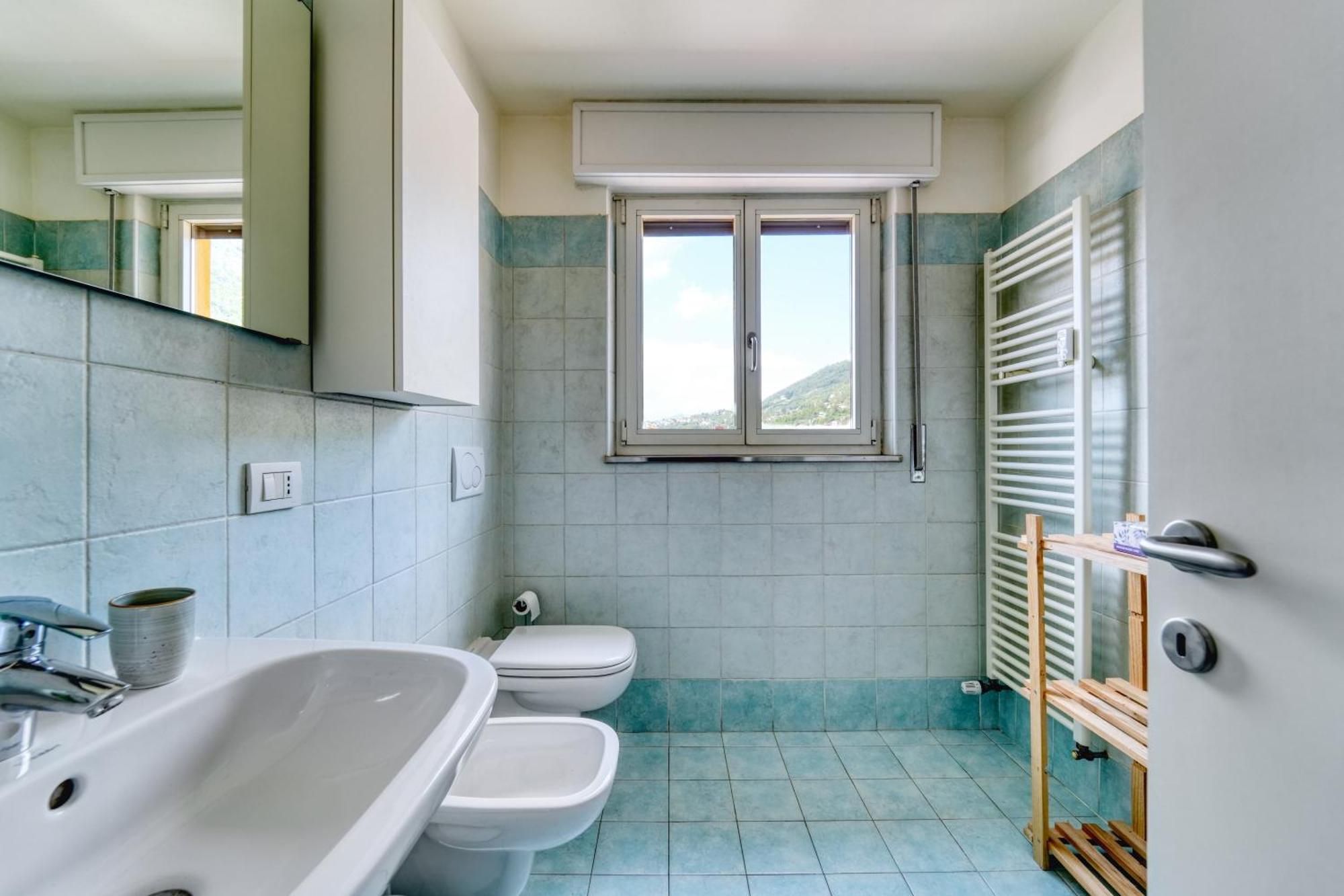 La Mansarda Apartment โกโม ภายนอก รูปภาพ