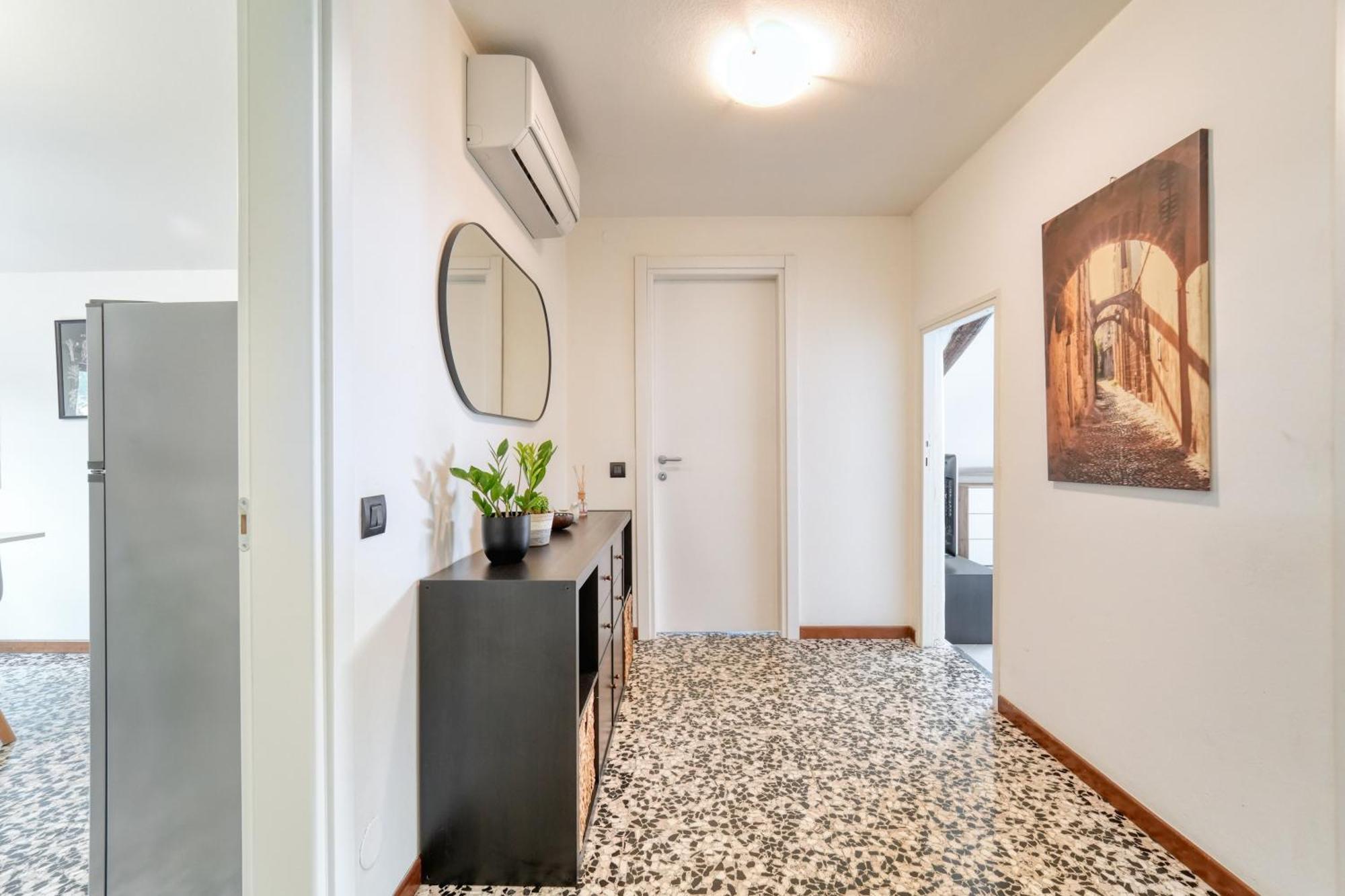 La Mansarda Apartment โกโม ภายนอก รูปภาพ