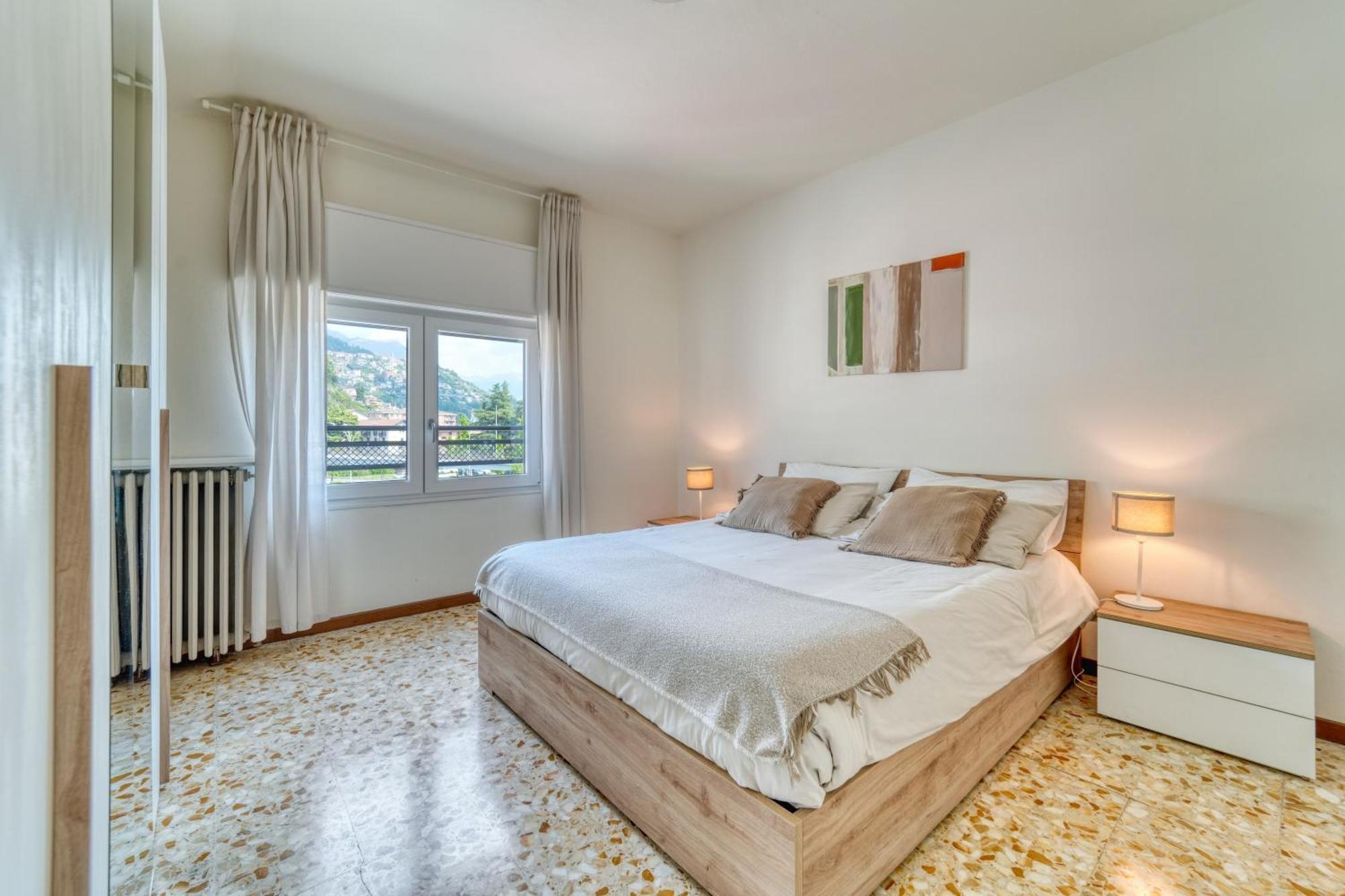 La Mansarda Apartment โกโม ภายนอก รูปภาพ
