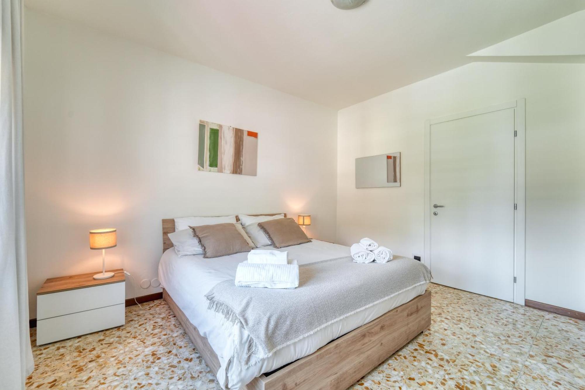 La Mansarda Apartment โกโม ภายนอก รูปภาพ