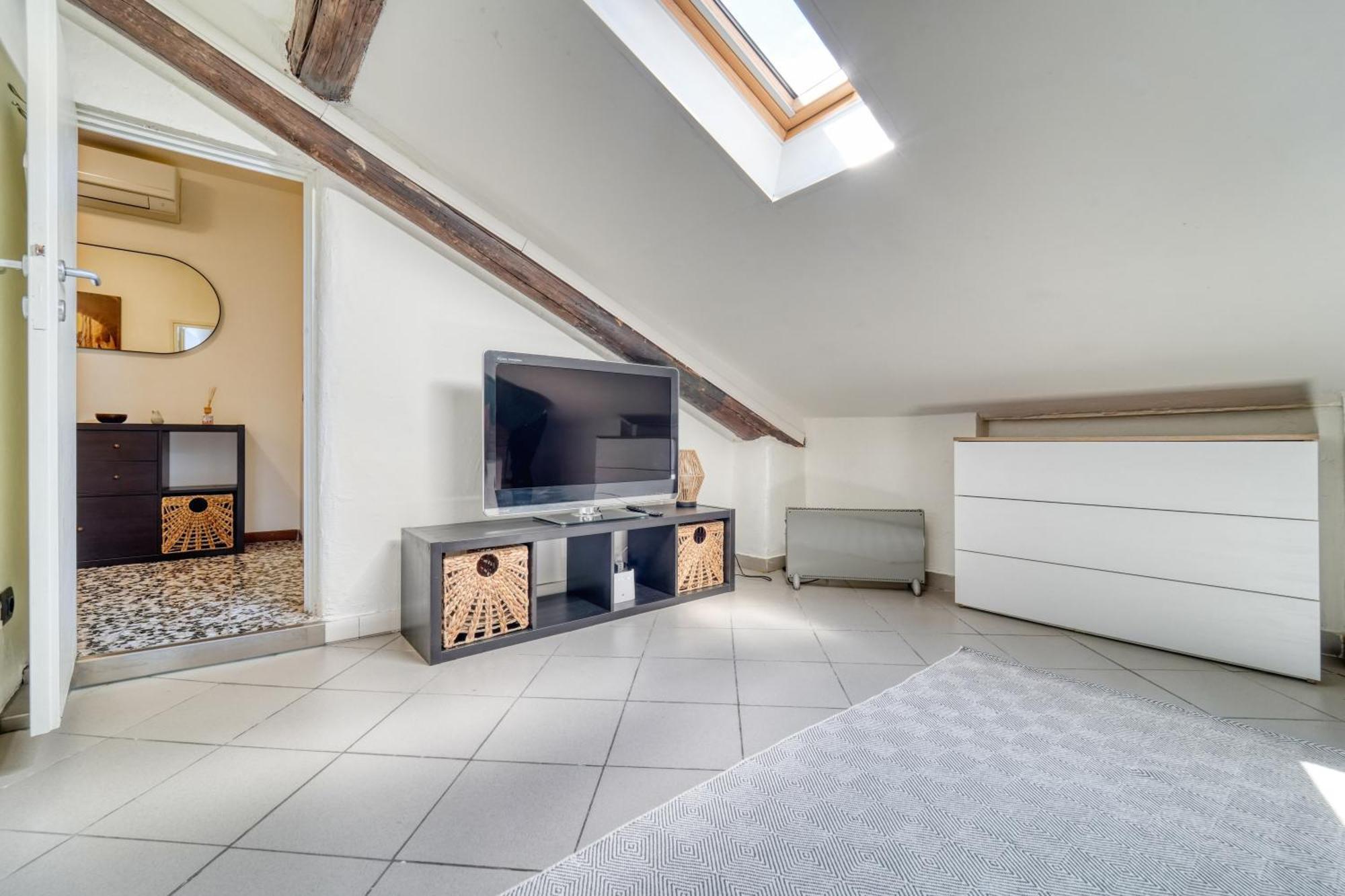 La Mansarda Apartment โกโม ภายนอก รูปภาพ